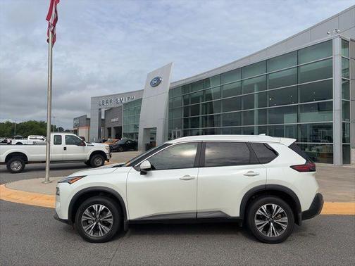 Pearl White Tricoat 2023 Nissan Rogue SV