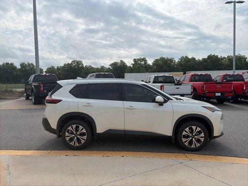 Pearl White Tricoat 2023 Nissan Rogue SV