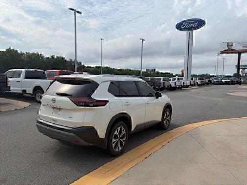 Pearl White Tricoat 2023 Nissan Rogue SV