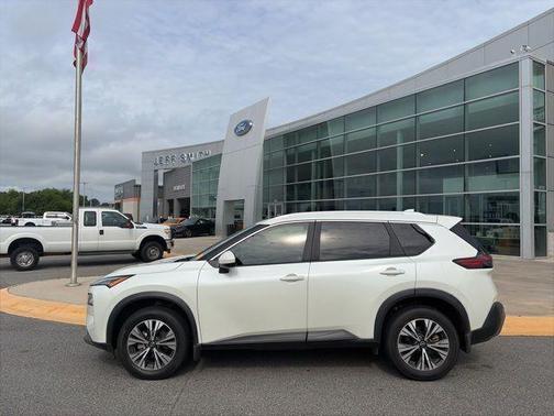 Pearl White Tricoat 2023 Nissan Rogue SV