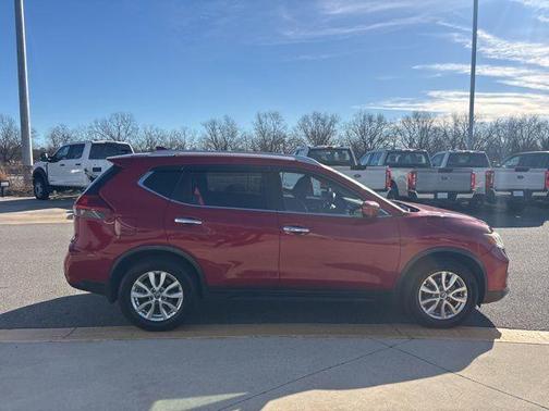 2017 Nissan Rogue SV