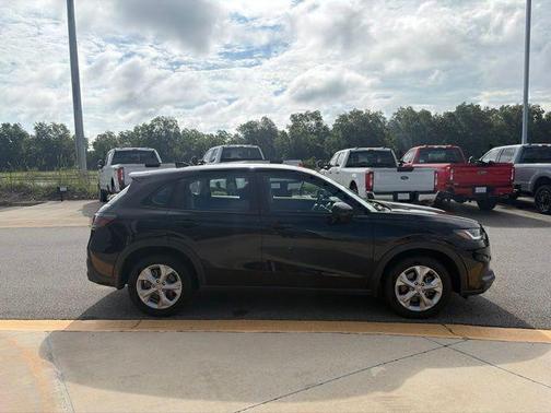 Crystal Black Pearl 2024 Honda HR-V LX