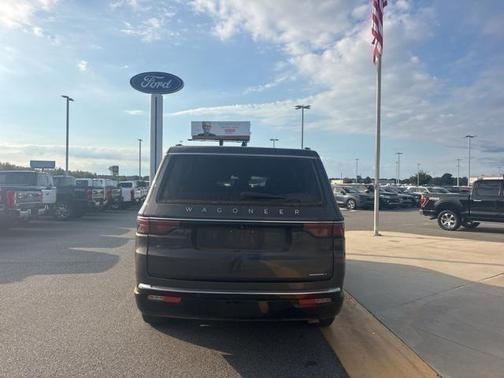 2022 Jeep Wagoneer Series I 4x2