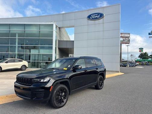 Diamond Black Crystal Pearlcoat 2025 Jeep Grand Cherokee L Altitude