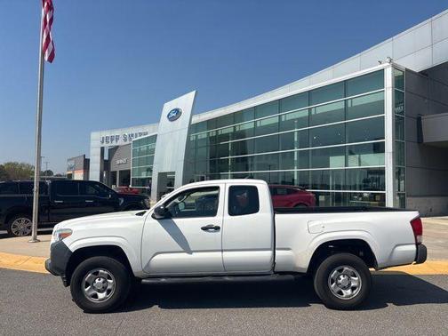 2016 Toyota Tacoma SR