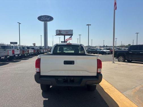 2016 Toyota Tacoma SR