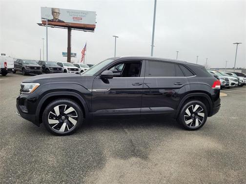 2024 Volkswagen Atlas Cross Sport 2.0T SE w/Technology 4MOTION