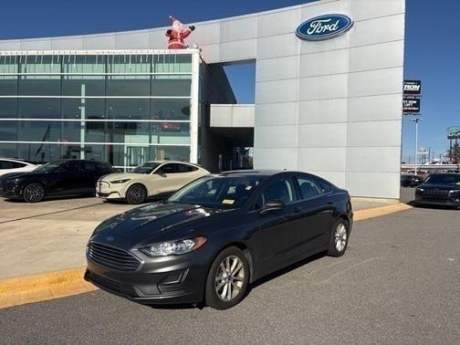 2020 Ford Fusion SE