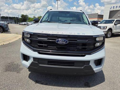 Silver Metallic 2026 Ford Expedition Active