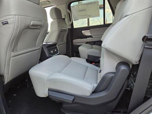 Silver Metallic 2026 Ford Expedition Active