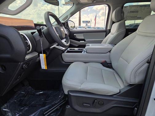 Silver Metallic 2026 Ford Expedition Active