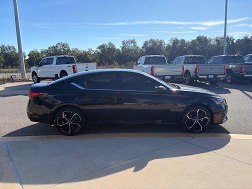 Super Black 2024 Nissan Altima SR FWD
