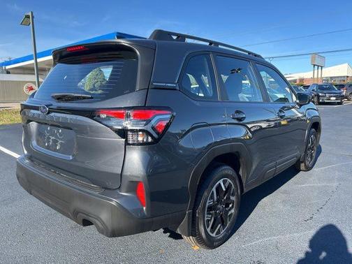 2025 Subaru Forester Base