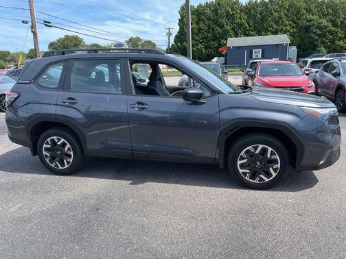 2025 Subaru Forester Base