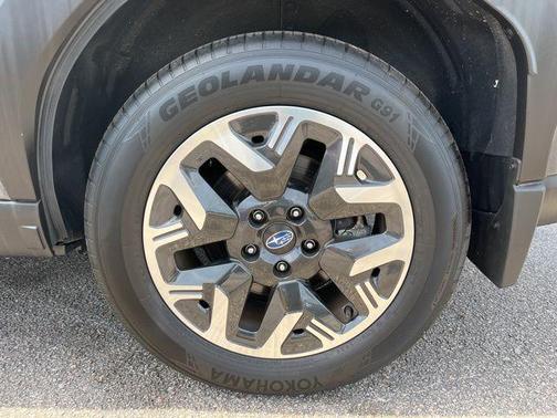 2025 Subaru Forester Base