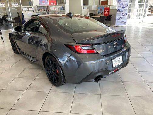 2025 Toyota GR86 Premium