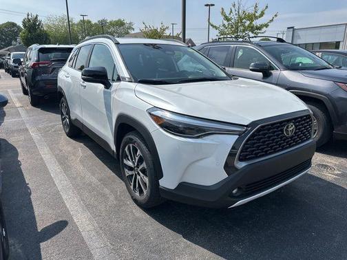 2025 Toyota Corolla Cross XLE