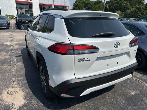 2025 Toyota Corolla Cross XLE