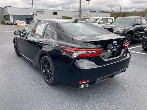 2022 Toyota Camry Hybrid XSE