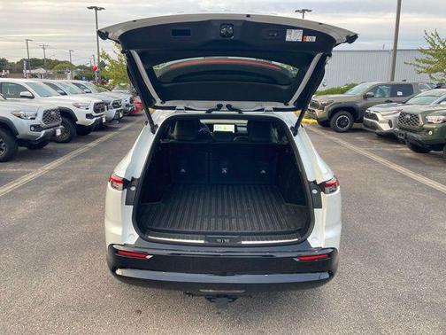 2025 Toyota Crown Signia XLE