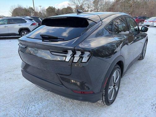 2022 Ford Mustang Mach-E Select