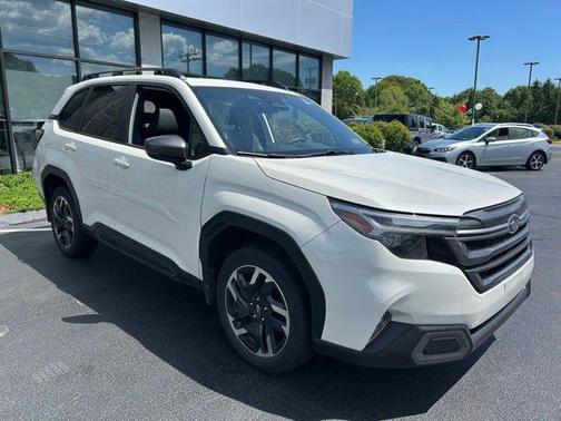 Crystal White Pearl 2025 Subaru Forester Limited