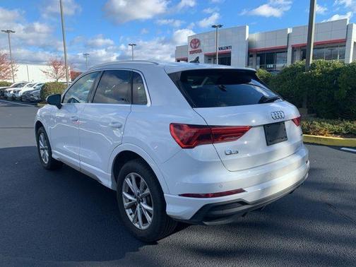 2025 Audi Q3 45 S line Premium