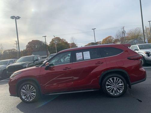 2024 Toyota Highlander Platinum