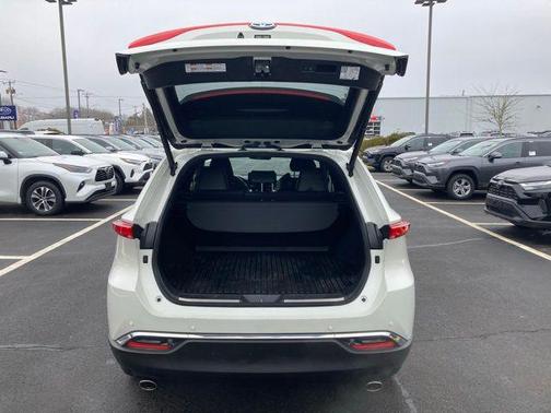 2022 Toyota Venza XLE