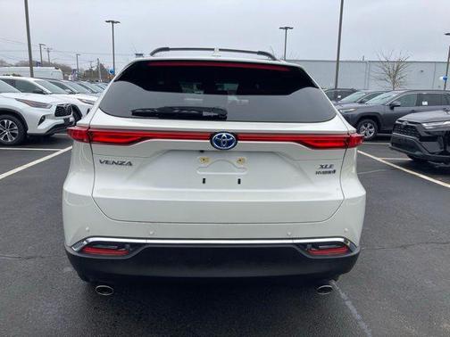 2022 Toyota Venza XLE