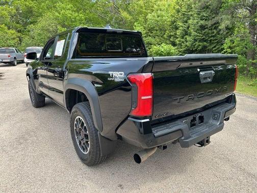 2024 Toyota Tacoma Hybrid TRD