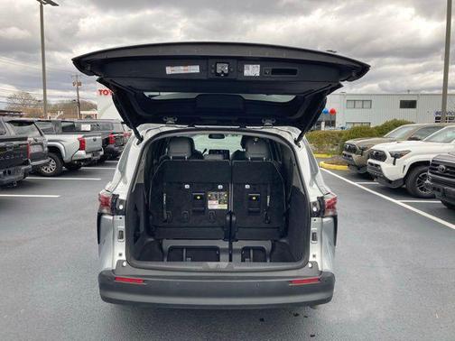 2024 Toyota Sienna XLE