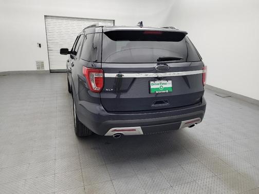 Gray 2017 Ford Explorer XLT