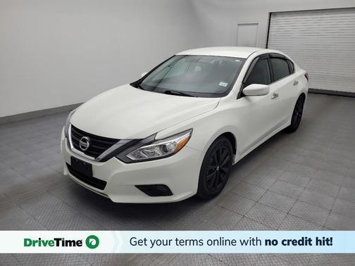 White 2018 Nissan Altima 2.5 SV
