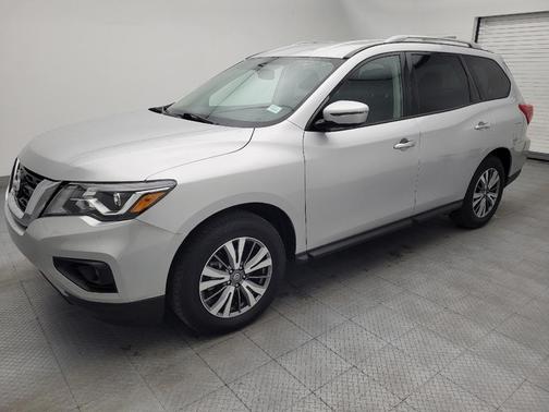 Brilliant Silver Metallic 2019 Nissan Pathfinder SV