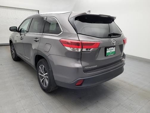 Predawn Gray Mica 2019 Toyota Highlander XLE