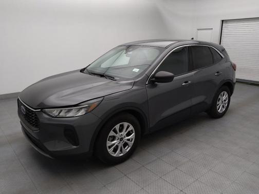 Carbonized Gray Metallic 2024 Ford Escape Active