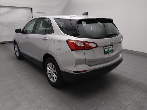 Silver Ice Metallic 2021 Chevrolet Equinox LS