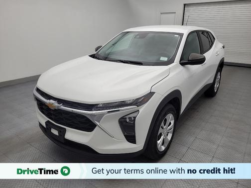 Summit White 2024 Chevrolet Trax LS