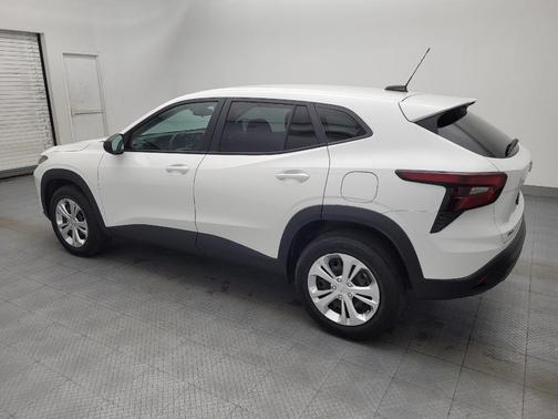 Summit White 2024 Chevrolet Trax LS