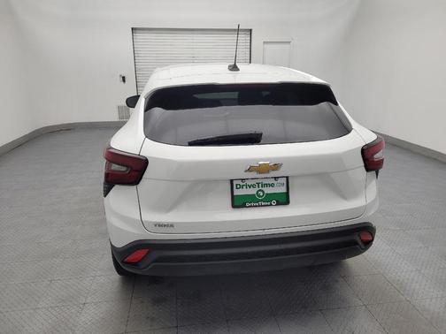 Summit White 2024 Chevrolet Trax LS