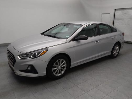 2018 Hyundai SONATA SE