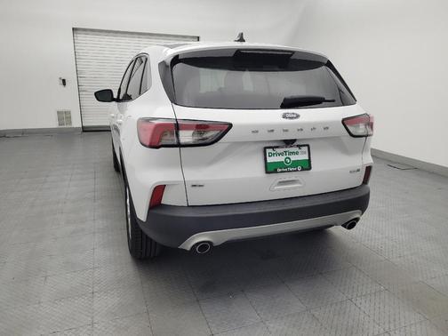 Oxford White 2020 Ford Escape SE