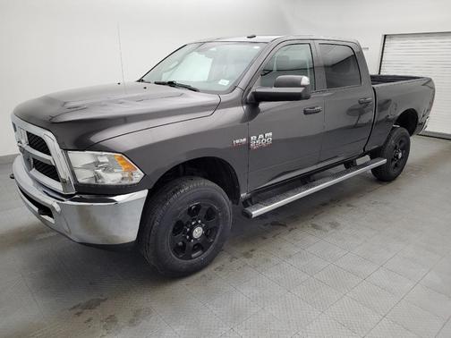 2017 RAM 2500 Tradesman Crew Cab 4x4 6'4' Box