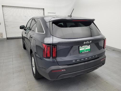 Gravity Grey 2022 Kia Sorento LX