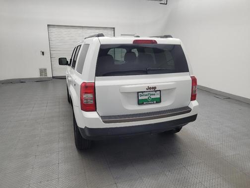 Bright White Clearcoat 2016 Jeep Patriot 75th Anniversary