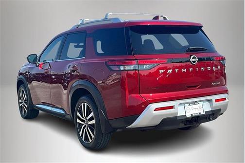 2024 Nissan Pathfinder Platinum FWD