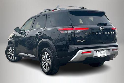 2025 Nissan Pathfinder SL FWD