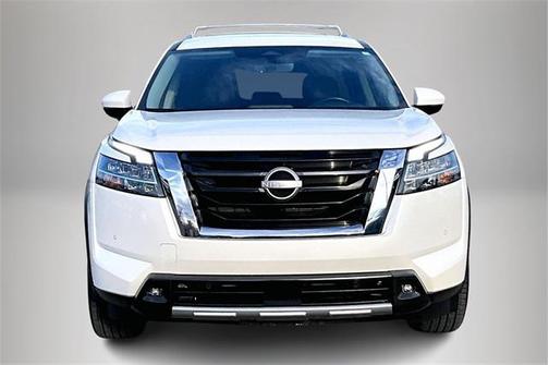 2023 Nissan Pathfinder SL 4WD