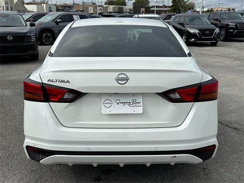 2025 Nissan Altima S FWD